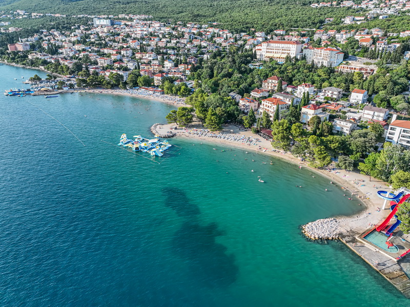 Beach crni molo